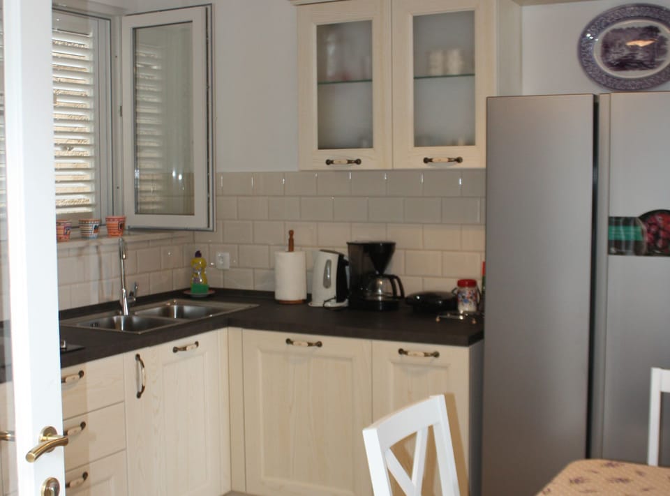 Apartment (Three Bedroom Apartment with Sea View) | Private kitchen | Fridge