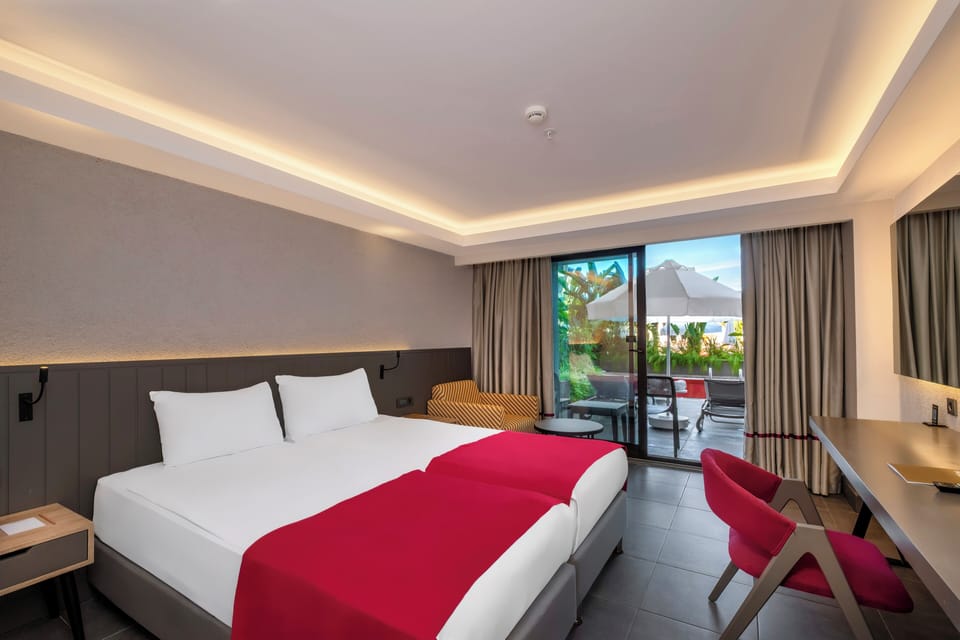 Double or Twin Room | Free minibar, in-room safe, soundproofing, free WiFi