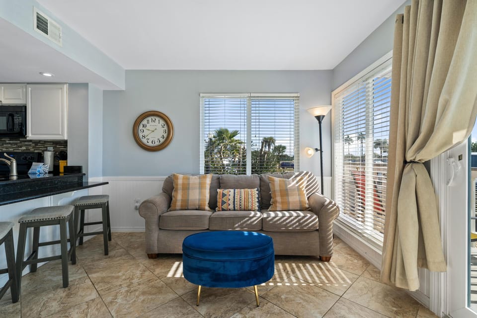 Condo, Multiple Beds (GS Plantation West - RCC -1147) | Living area