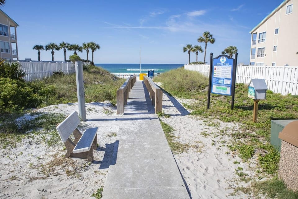 Tradewinds Condominium #28- At the Beach! Apartment in Miramar Beach