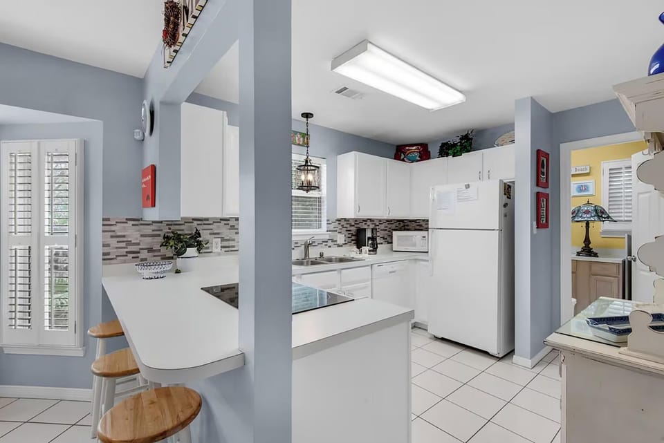 House, Multiple Beds (Best Nest) | Private kitchen
