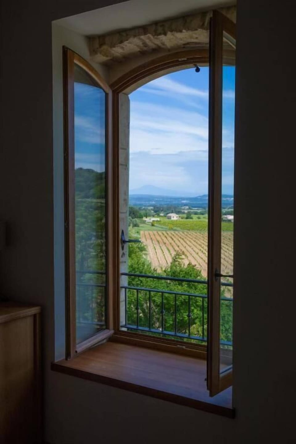 Deluxe Suite, 2 Bedrooms, Patio, Mountain View | Interior