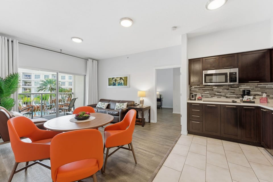 Apartment (2 Bedrooms) | Living area | 50-inch TV with cable channels