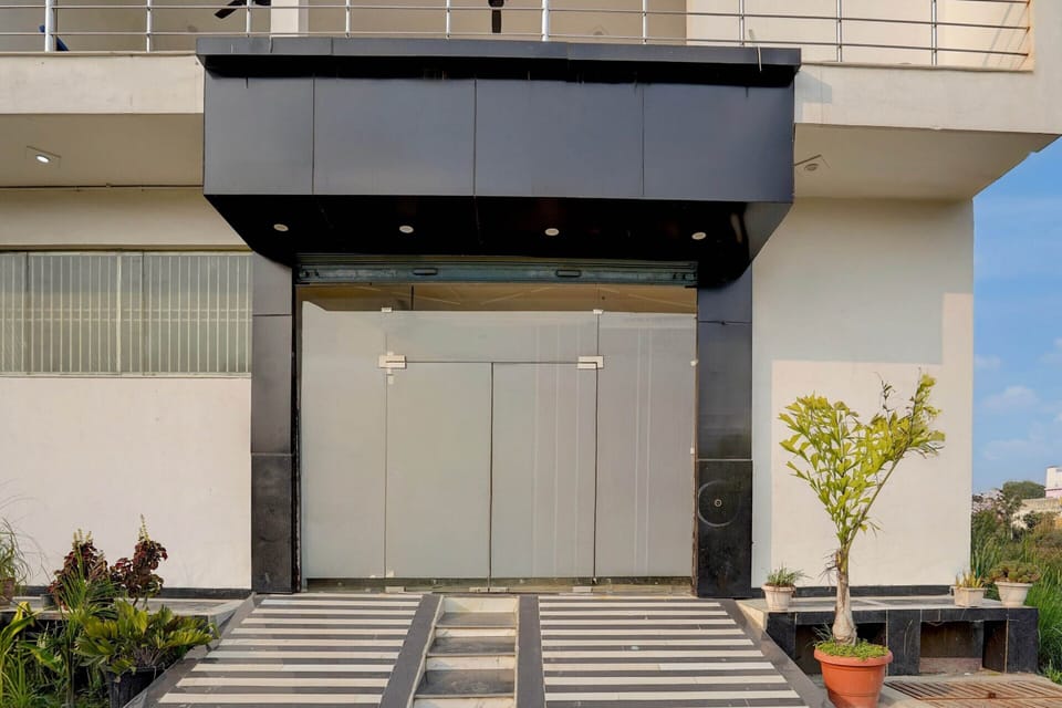 House | Reception