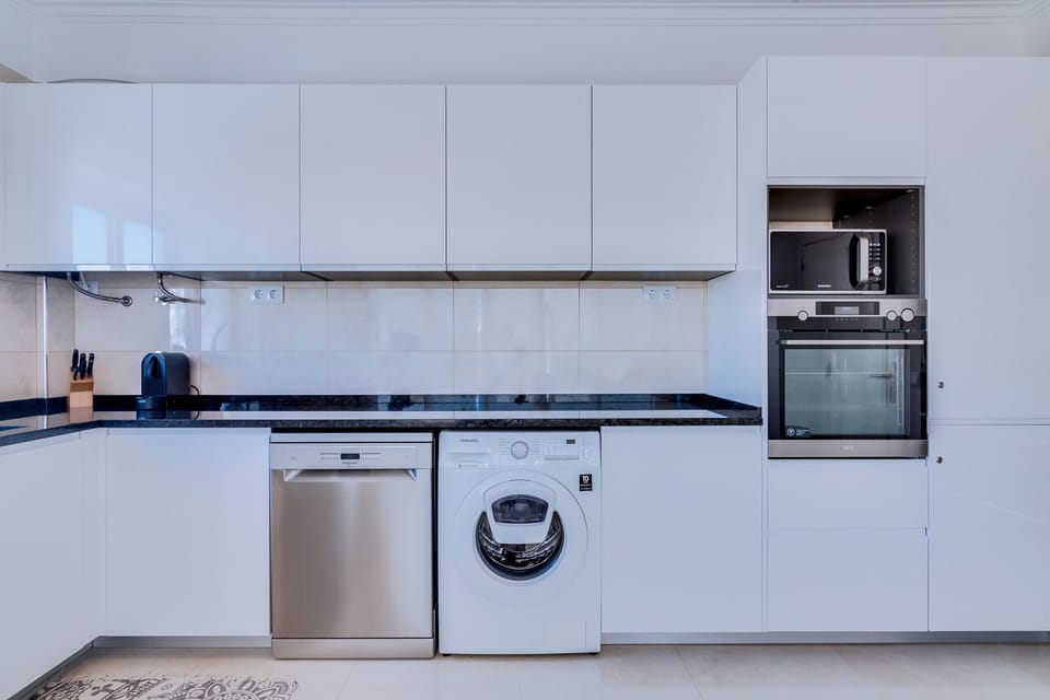 Apartment, 3 Bedrooms, Pool Access | Private kitchen | Microwave, dishwasher, coffee/tea maker, cookware/dishes/utensils