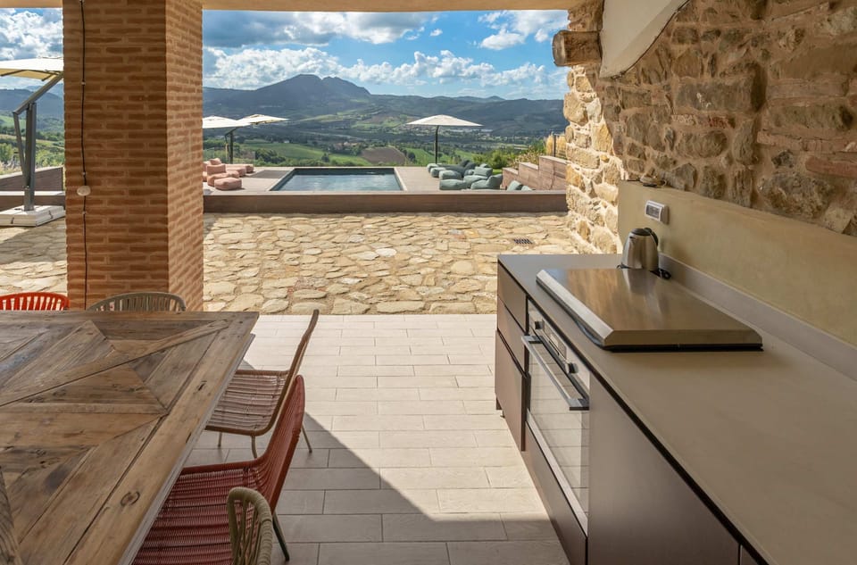 House | 8 bedrooms, high-speed internet