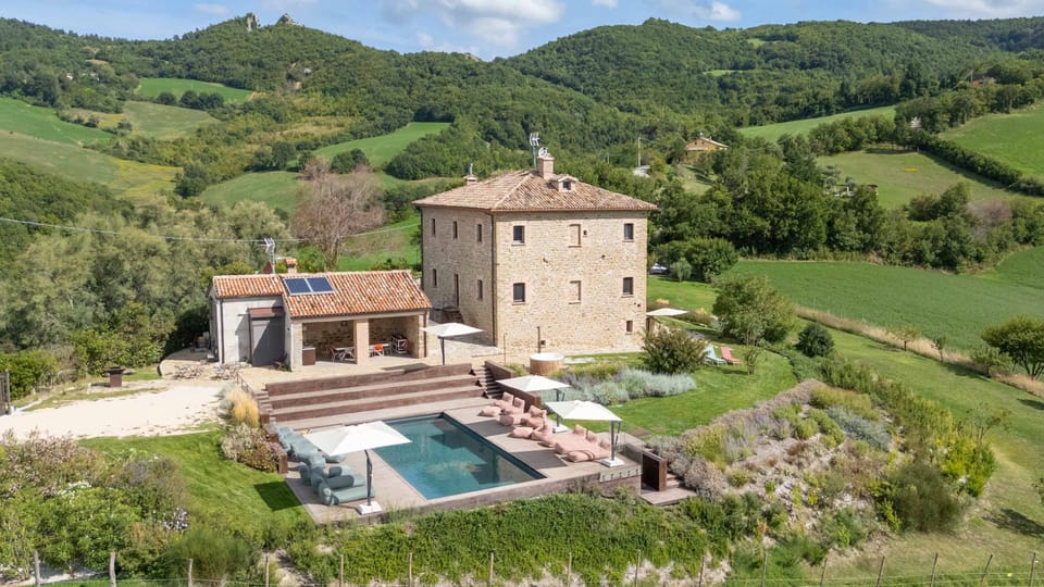 House | 8 bedrooms, high-speed internet