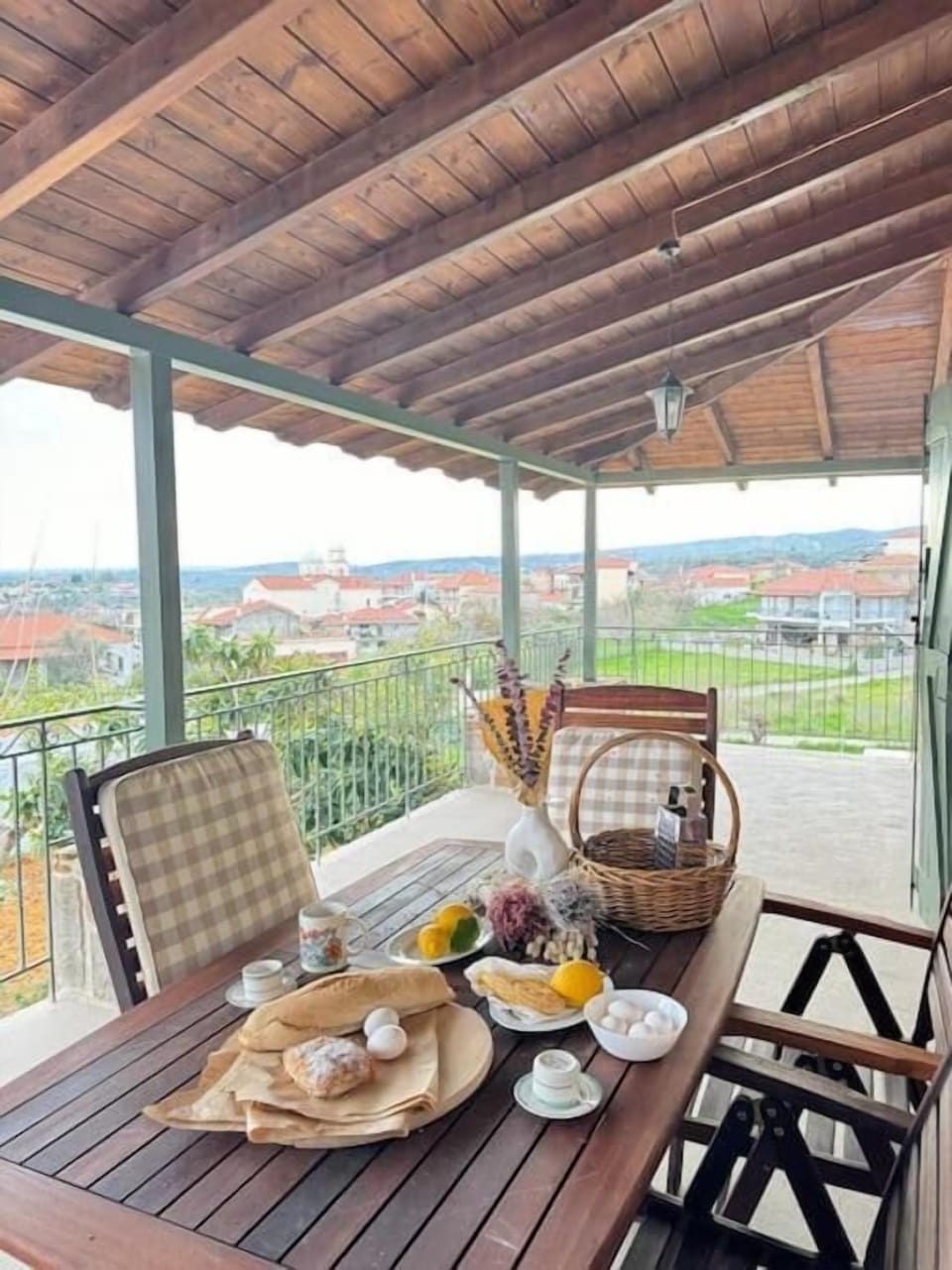 House, Balcony, City View | Outdoor dining