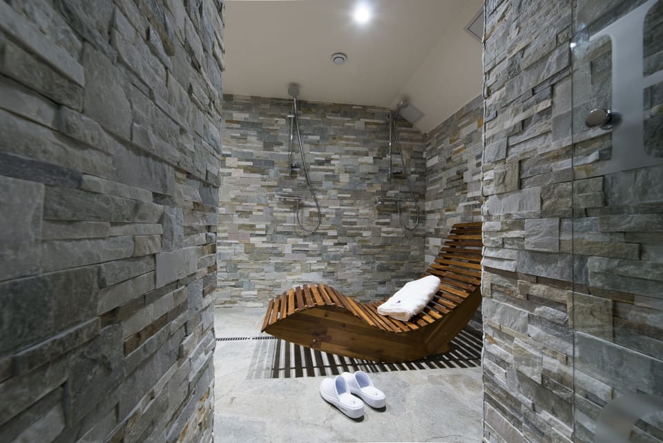 Deep-tissue massages, Swedish massages, sports massages, massages