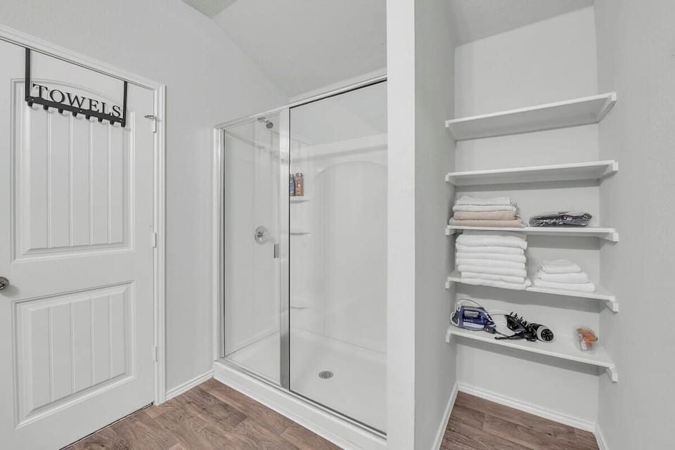 Marbella Lane - Polished 3BR Home in Austin TX Cottage in Austin