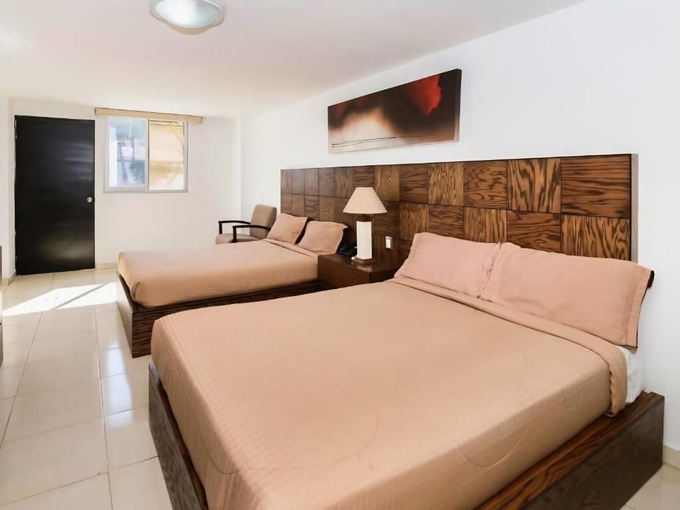 Standard Room | Desk, laptop workspace, free WiFi