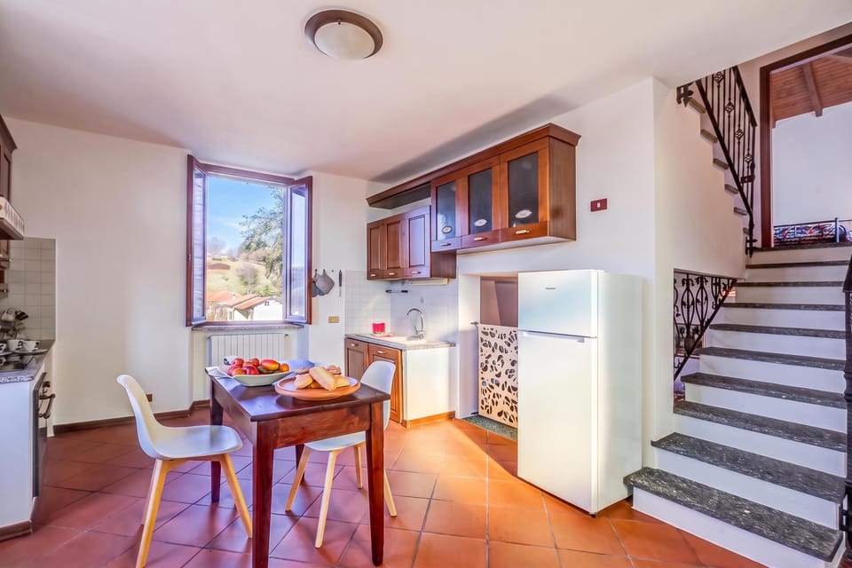 Family House, 2 Bedrooms, Microwave (Casa al Castello in Leggiuno with) | Private kitchen