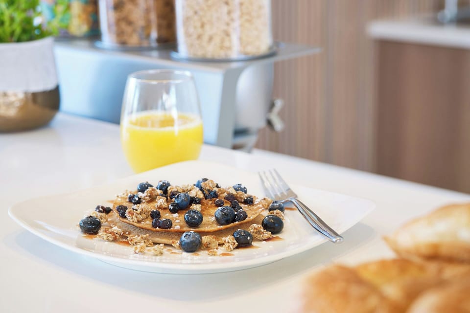 Free daily continental breakfast