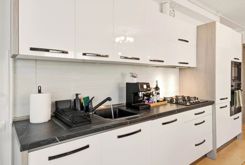 Family Apartment, 3 Bedrooms, Garden View | Private kitchen | Full-size fridge, microwave, oven, stovetop