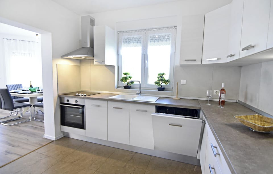 Villa, 3 Bedrooms, Private Pool, Garden View | Interior