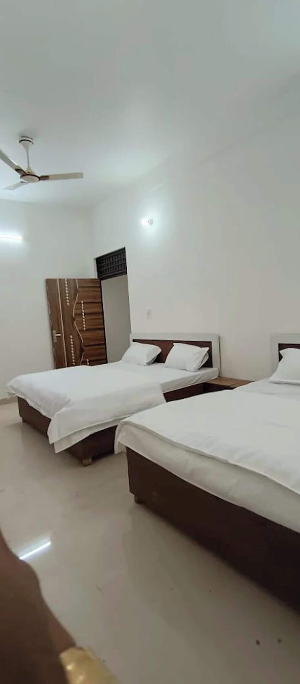 Deluxe Quadruple Room, Air conditioning | Hypo-allergenic bedding, desk, soundproofing, free WiFi