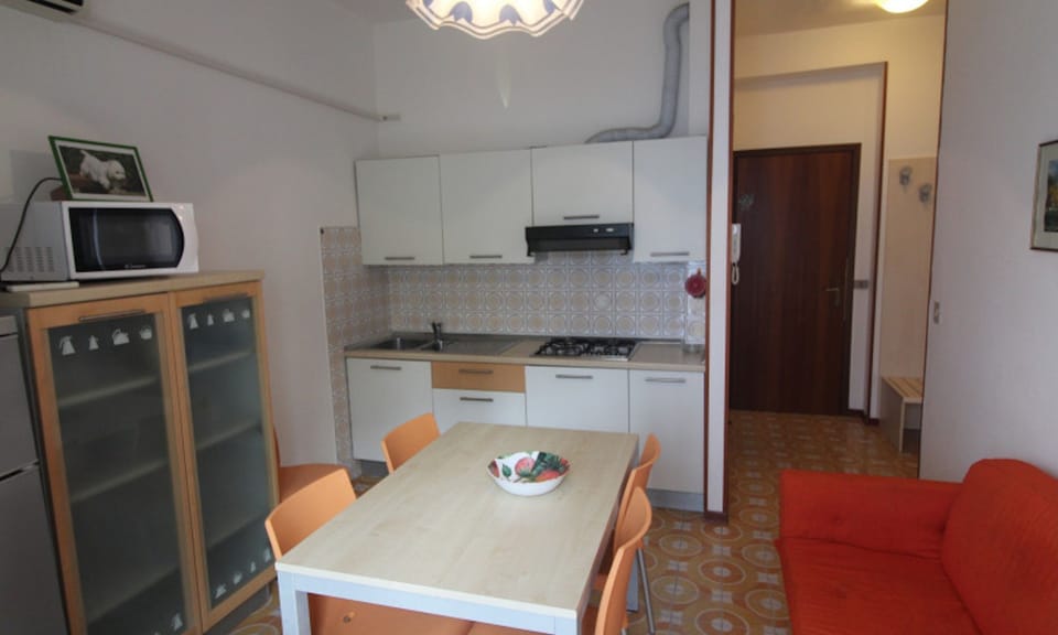 Apartment, 2 Bedrooms, Balcony | Interior
