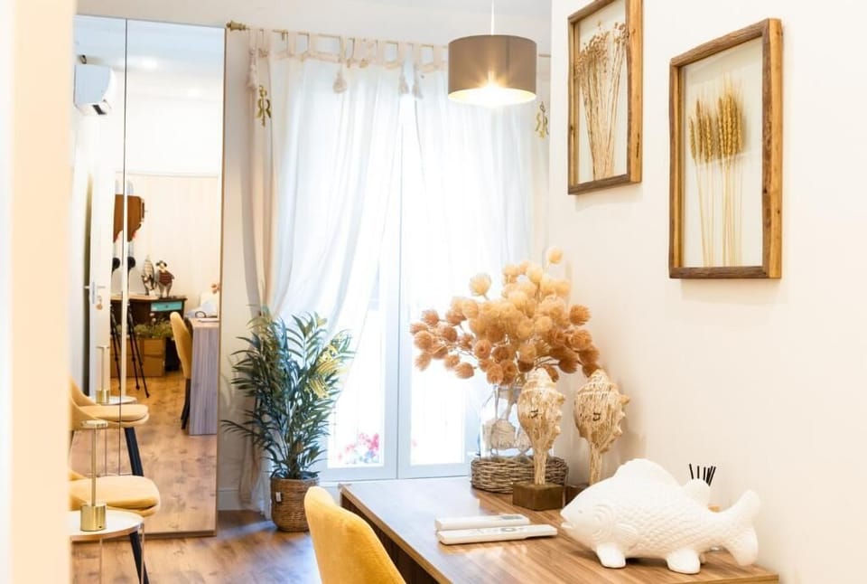 Comfort Double Room | Desk, laptop workspace, cribs (free), WiFi (free)