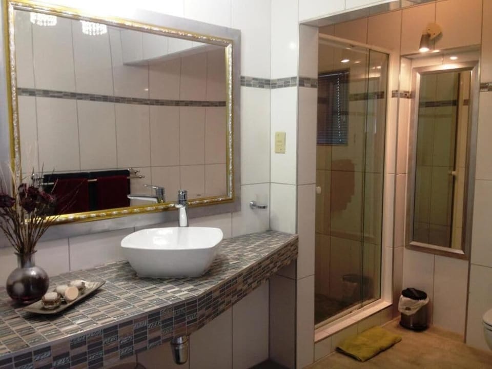 Twin Room | Bathroom