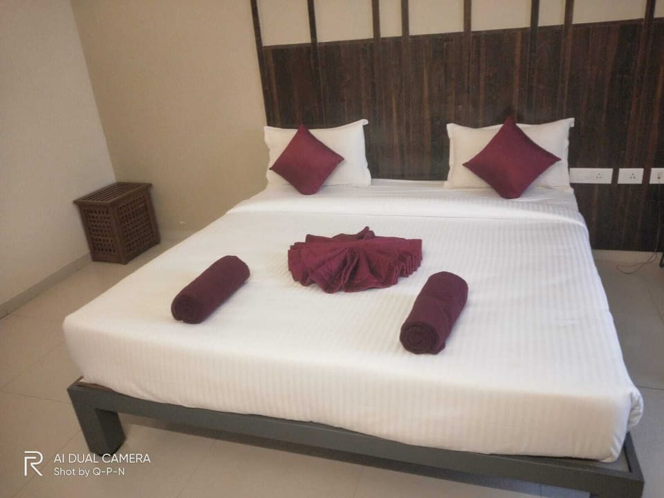Superior Double Room | Desk, iron/ironing board (on request), WiFi (free)