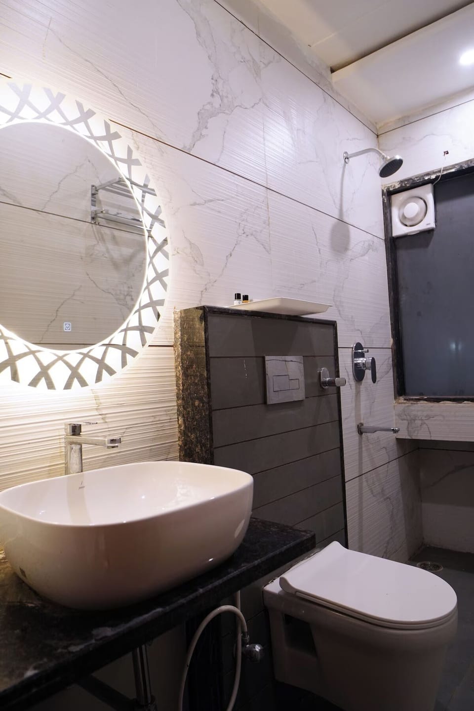 Shower, free toiletries, hair dryer, towels
