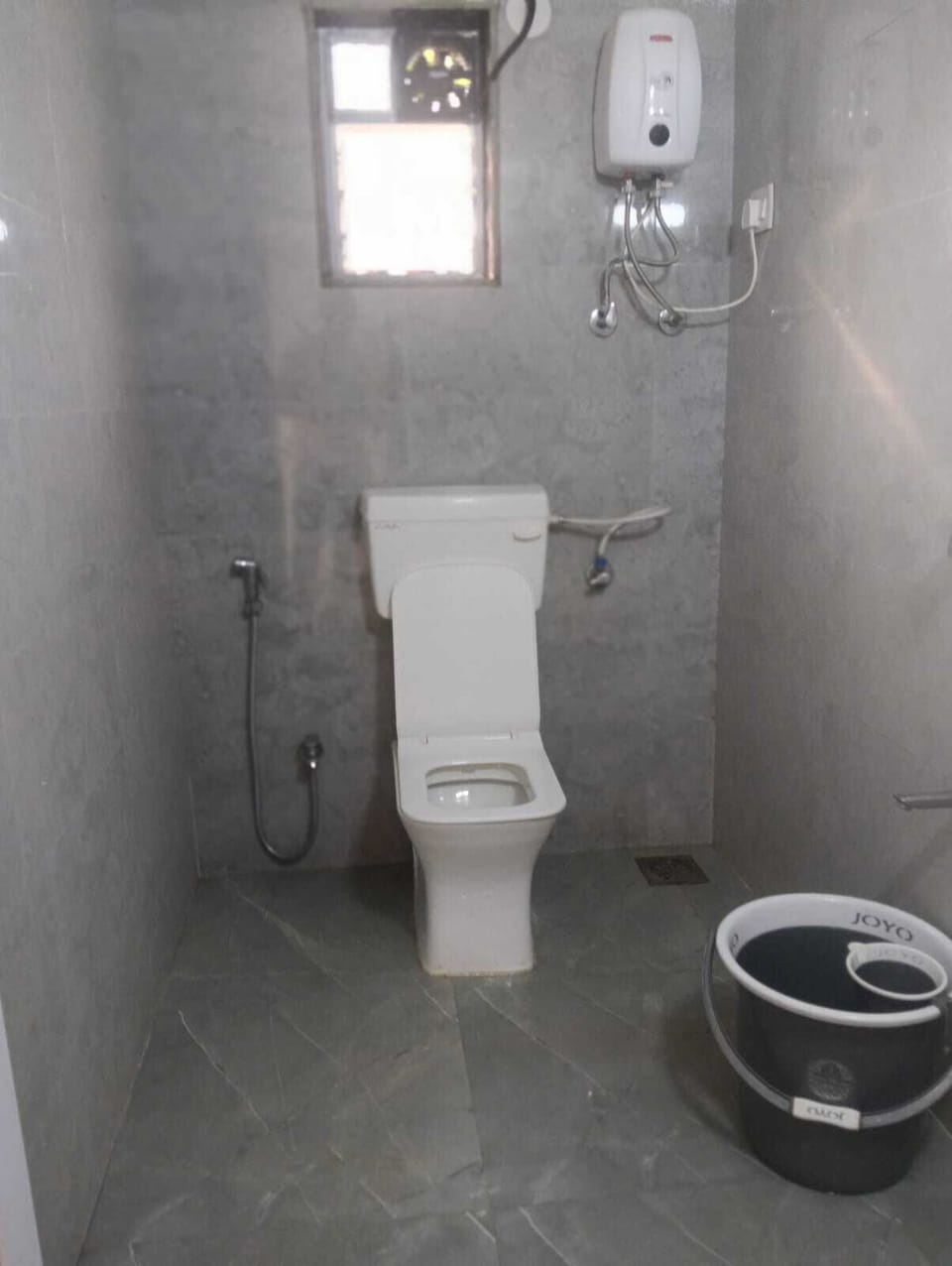 Shower, free toiletries, towels, soap