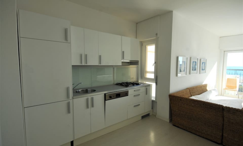 Apartment, 2 Bedrooms, Balcony, Ocean View | Interior