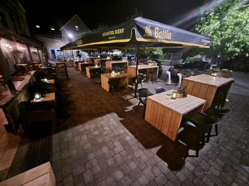 Apartment | Outdoor dining