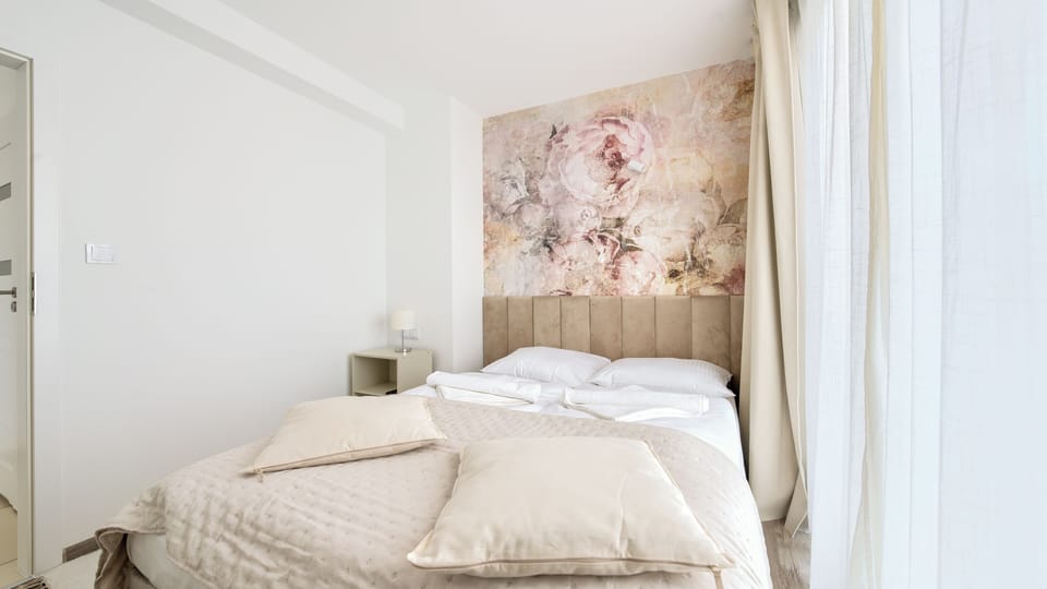 Apartment, Balcony, City View (334) | Iron/ironing board, free WiFi