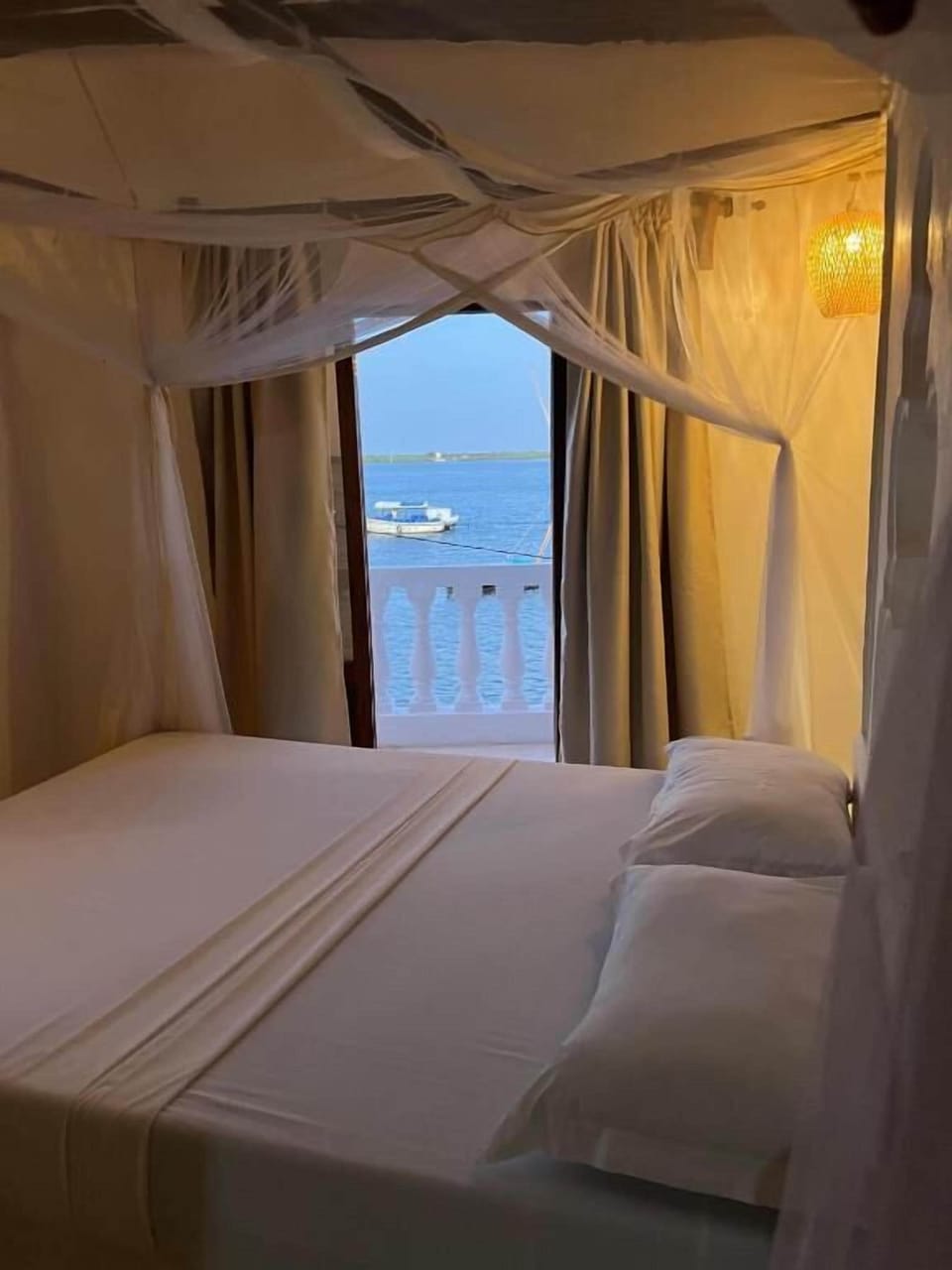 Deluxe Double Room | Free WiFi, bed sheets