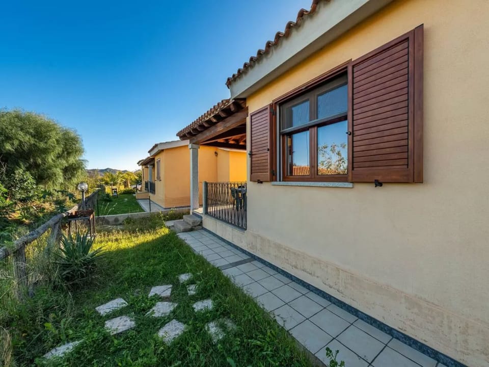 Villa, 4 Bedrooms, Patio, Garden View | Property grounds