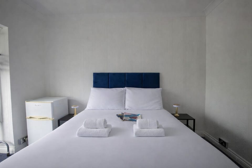Double Room, City View | Desk, laptop workspace, free WiFi