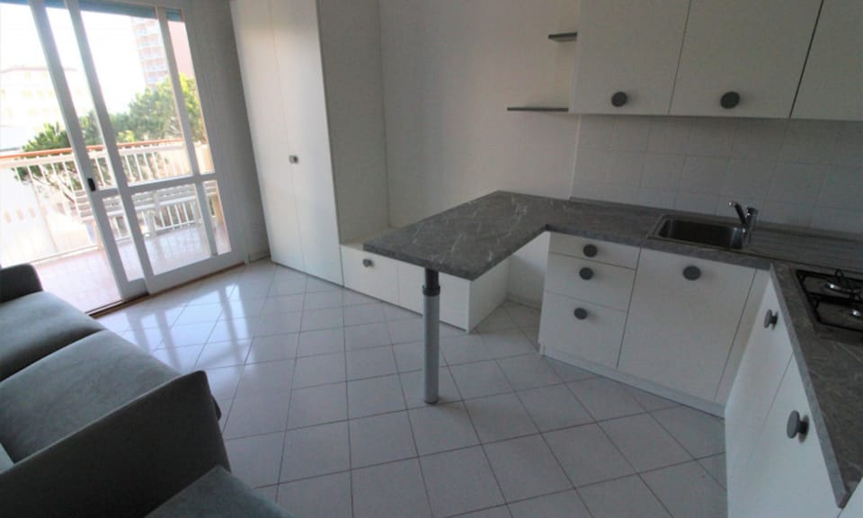 Studio, Balcony | Private kitchen