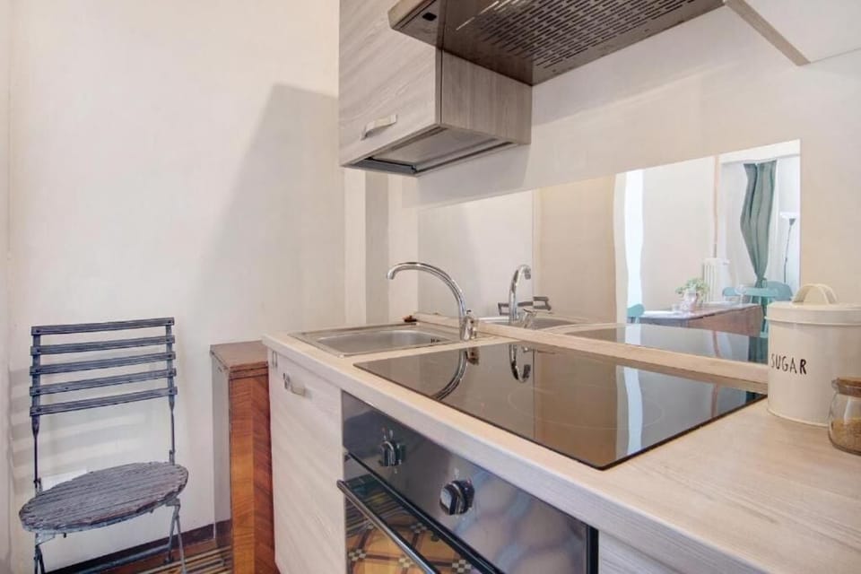Double Room, Balcony, Garden View | Private kitchen