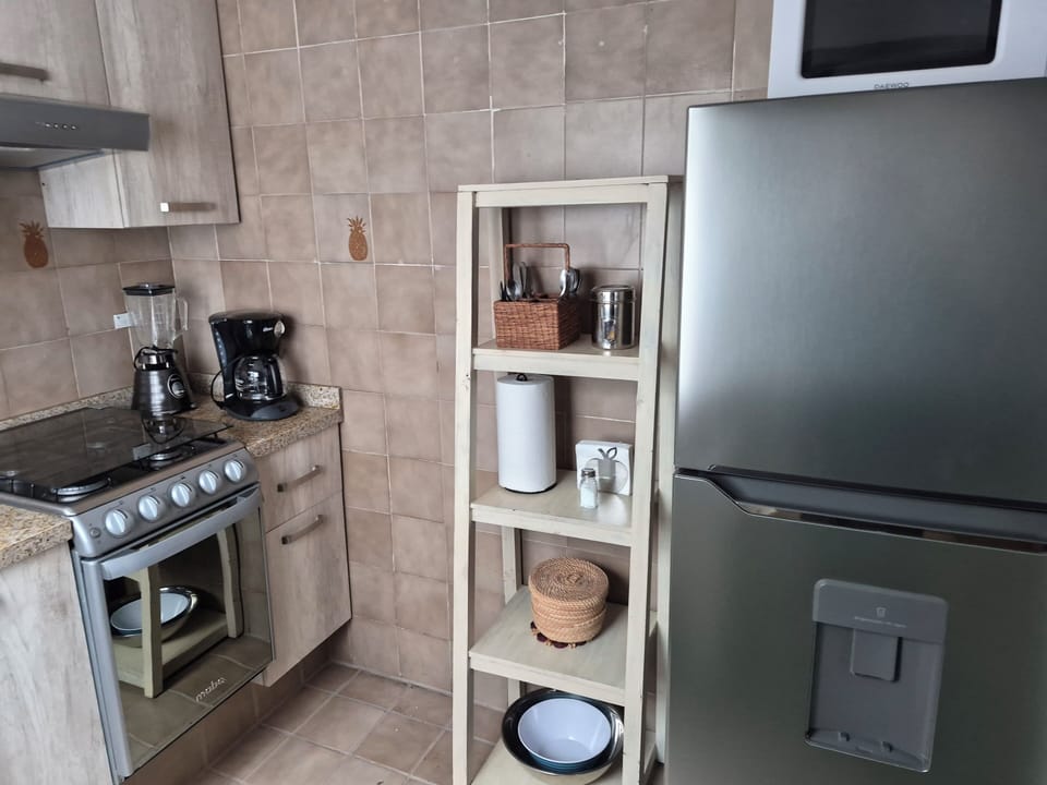 Standard Apartment, Kitchen | Private kitchen | Fridge, microwave, oven, stovetop