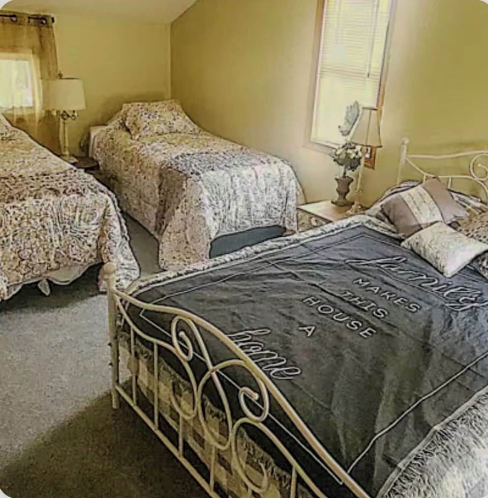 House, Multiple Beds, Air conditioning | Iron/ironing board, free WiFi