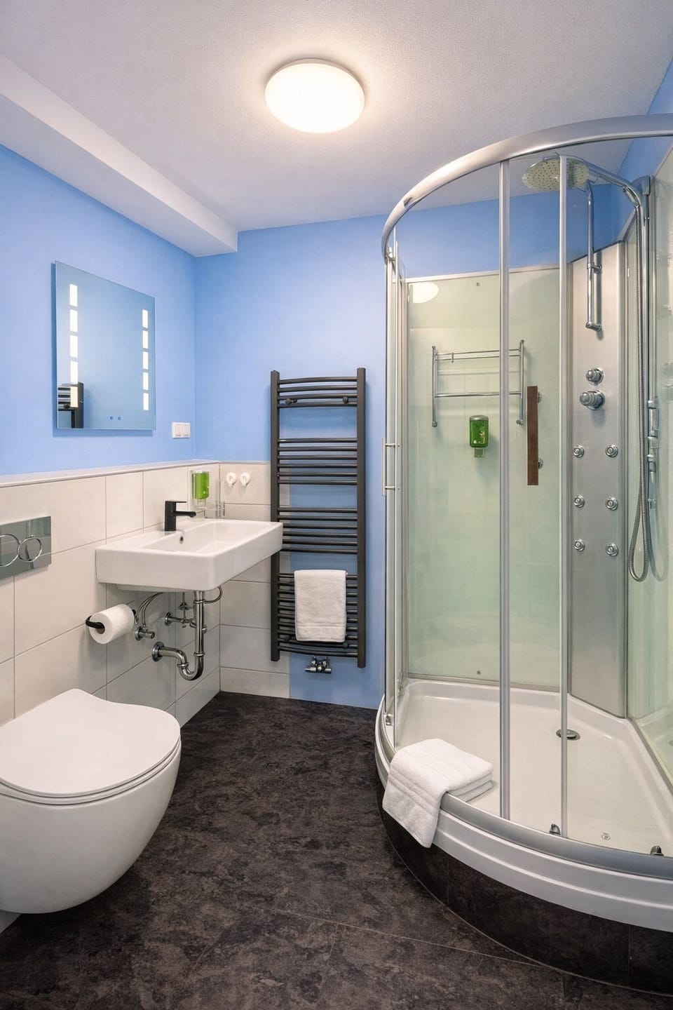 Deluxe Single Room, Balcony, Garden View | Bathroom | Shower, hair dryer, towels, soap