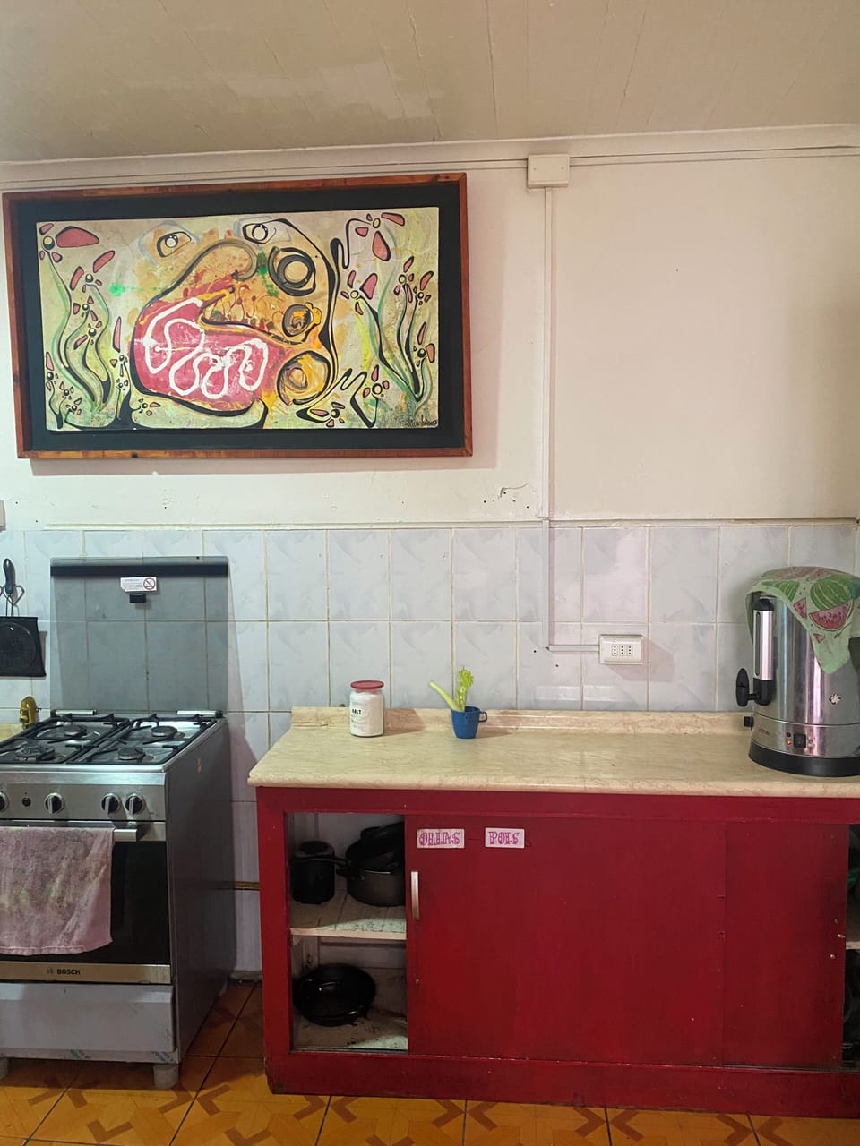 Full-size fridge, oven, dishwasher, toaster