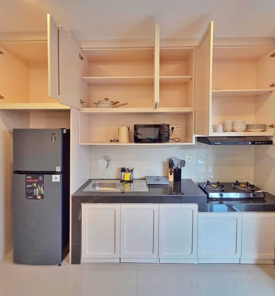 House, 3 Bedrooms, Non Smoking | Private kitchen | Fridge, microwave, stovetop, cookware/dishes/utensils