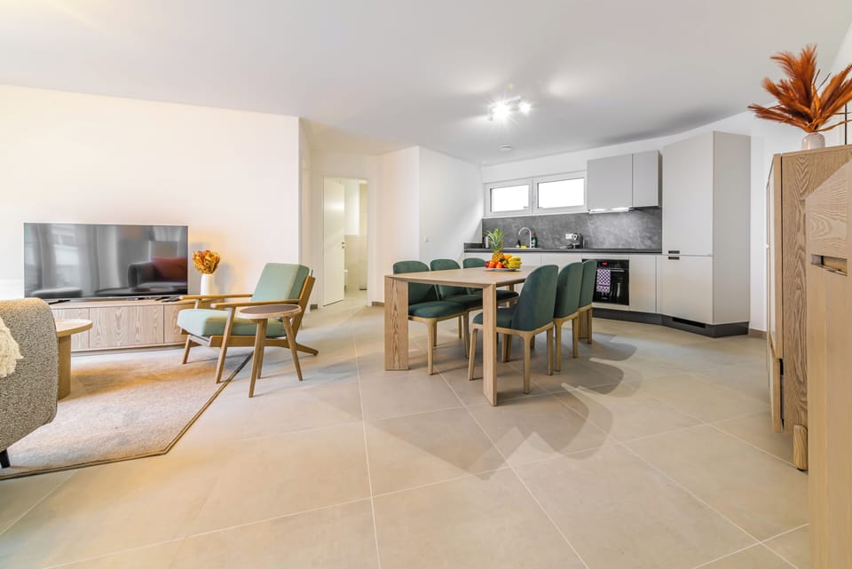 Comfort Apartment | Dining