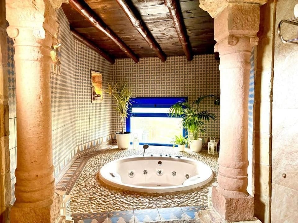 Superior Suite, Garden View | Interior