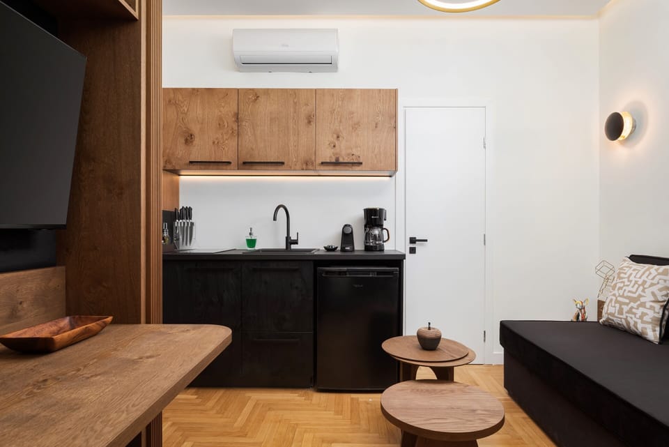 Suite | Interior