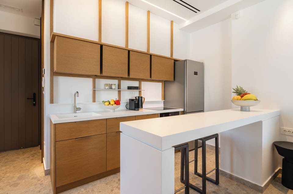 Standard Double Room, Balcony, Garden View | Private kitchen | Fridge, oven, stovetop, espresso maker