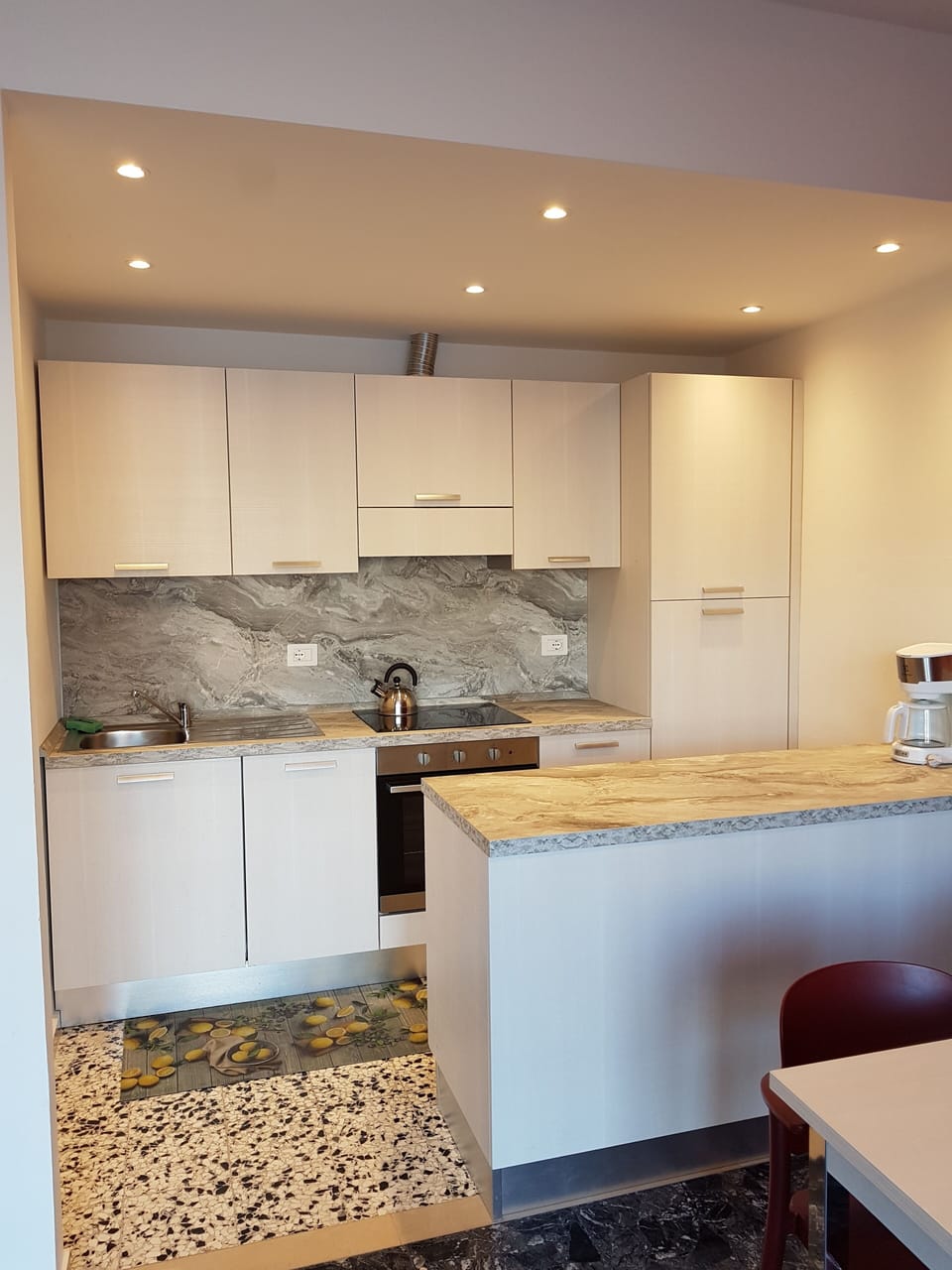 Apartment, 2 Bedrooms, Balcony, Lake View | Private kitchen | Highchair