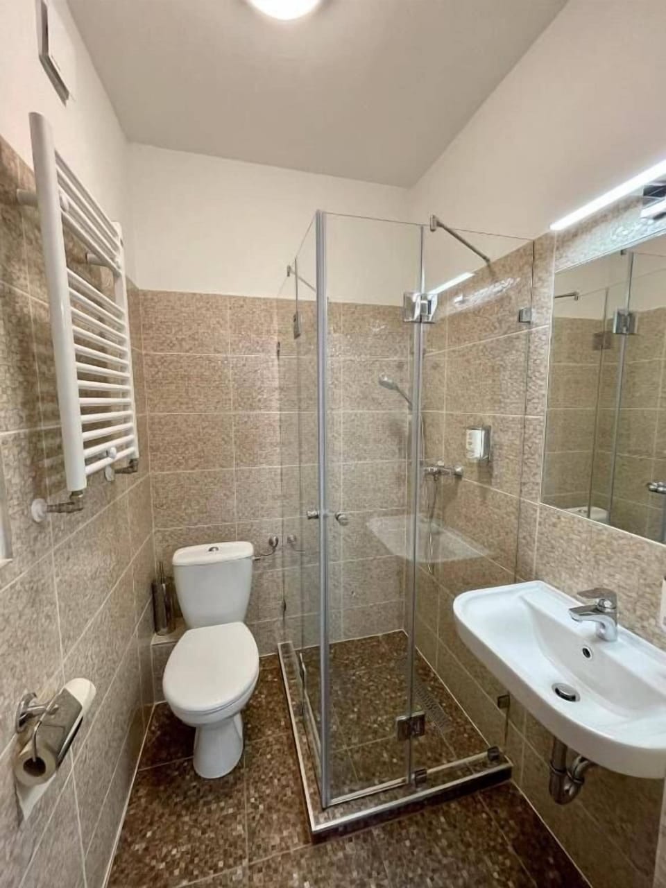 Double Room, Courtyard View | Bathroom | Towels, soap, shampoo, toilet paper
