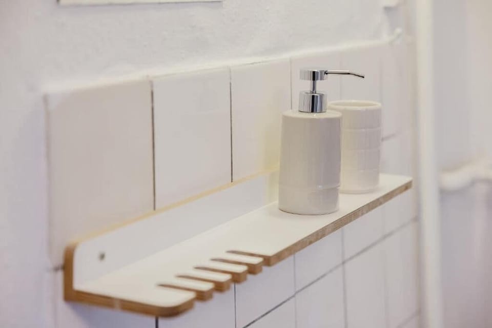 Shower, towels, soap, shampoo