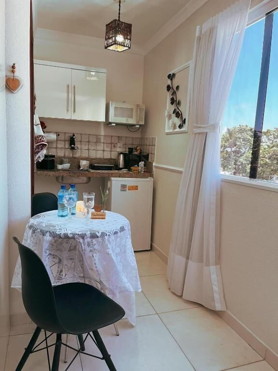 Deluxe Suite, Sea View | Private kitchen | Mini-fridge, microwave, cookware/dishes/utensils