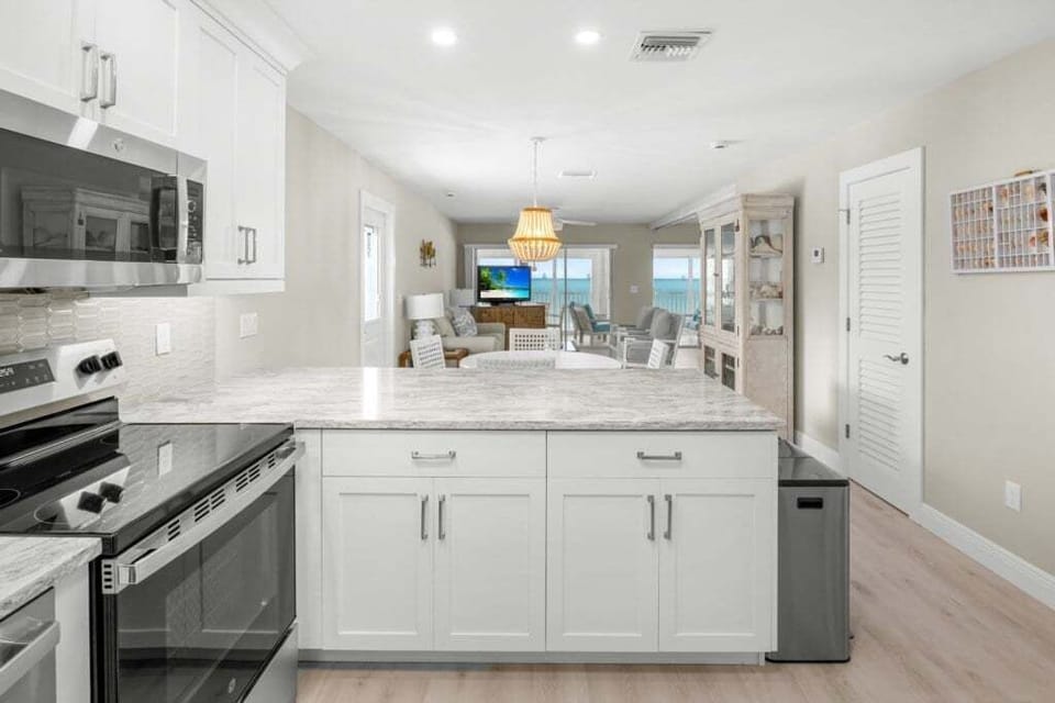 Condo, 2 Bedrooms | Private kitchen