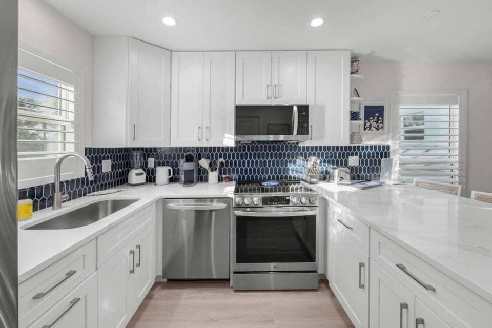 Condo, 2 Bedrooms | Private kitchen