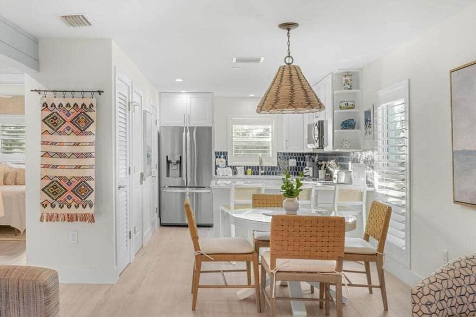 Condo, 2 Bedrooms | Dining